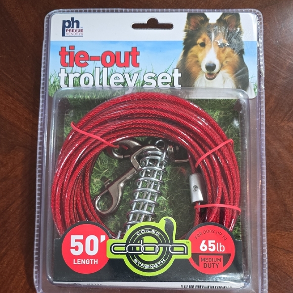 Prevue Hendryx Other - Petmate Red Tie-Out Trolley Set for Dogs